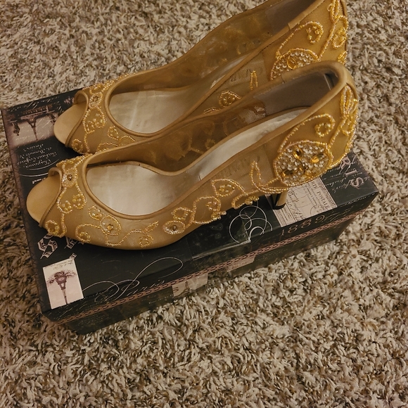 Dress Heels - Picture 3 of 5